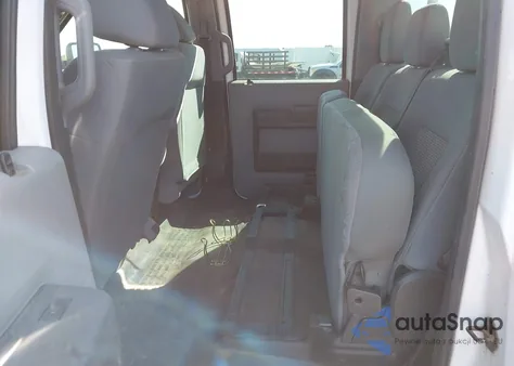 2015 Ford F-250 Xl z USA, uszkodzony, nr VIN 1FT7W2B6XFED41993